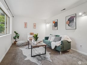 1261 150th Avenue SE, Bellevue WA 98007