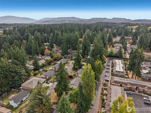 1261 150th Avenue SE, Bellevue WA 98007