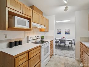 1261 150th Avenue SE, Bellevue WA 98007