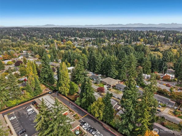 1261 150th Avenue SE, Bellevue WA 98007