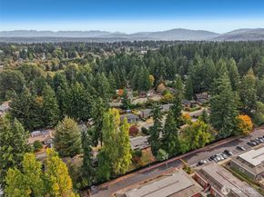 1261 150th Avenue SE, Bellevue WA 98007