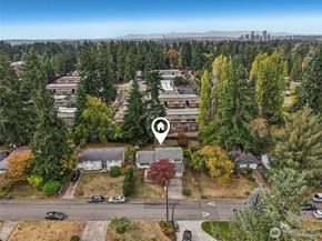 1261 150th Avenue SE, Bellevue WA 98007