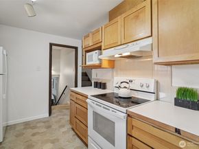 1261 150th Avenue SE, Bellevue WA 98007