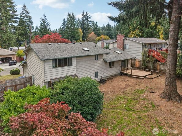 1261 150th Avenue SE, Bellevue WA 98007