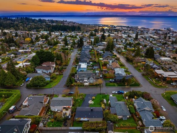 619 8th Avenue S, Edmonds WA 98020