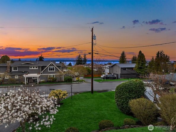 619 8th Avenue S, Edmonds WA 98020