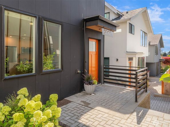 2329 NW 99th Street, Seattle WA 98117