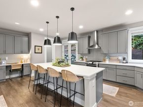 7223 NE 118th Court, Kirkland WA 98034