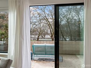 7850 Green Lake Drive N 101, Seattle WA 98103