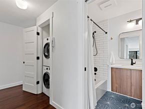 7850 Green Lake Drive N 101, Seattle WA 98103