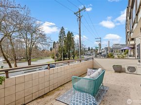 7850 Green Lake Drive N 101, Seattle WA 98103