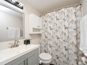 3400 25th Avenue W 101, Seattle WA 98199