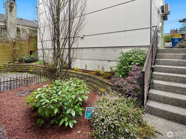 8358 19th Avenue NW B, Seattle WA 98117