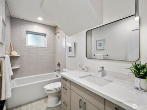 1004 N 48th Street C, Seattle WA 98103