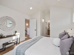 1004 N 48th Street C, Seattle WA 98103