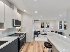 1004 N 48th Street C, Seattle WA 98103