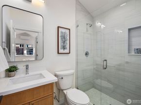 1004 N 48th Street C, Seattle WA 98103