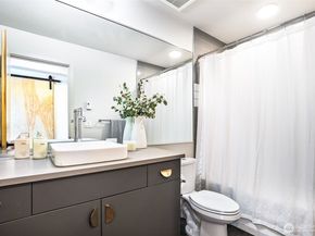 3220 Franklin Avenue E, Seattle WA 98102