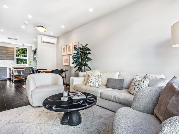 3220 Franklin Avenue E, Seattle WA 98102