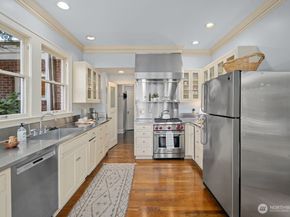 939 21st Avenue E, Seattle WA 98112