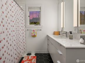 803 E Prospect Street, Seattle WA 98102