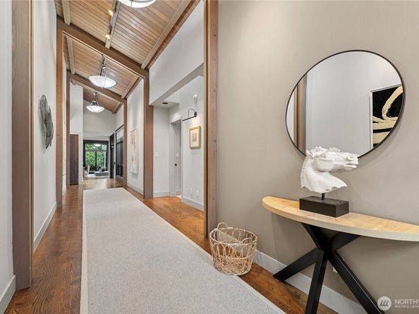 1014 Belfair Road, Bellevue WA 98004