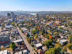 5255 Brooklyn Avenue NE, Seattle WA 98015