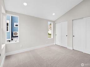 503 NE 42nd Street, Seattle WA 98105