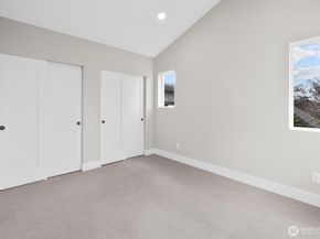 503 NE 42nd Street, Seattle WA 98105