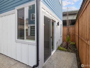 503 NE 42nd Street, Seattle WA 98105