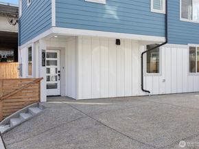 503 NE 42nd Street, Seattle WA 98105