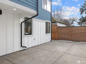 503 NE 42nd Street, Seattle WA 98105