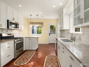 2616 Franklin Avenue E, Seattle WA 98102