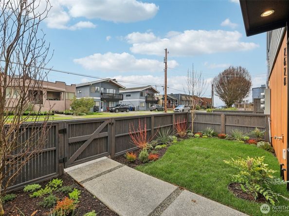 2628 58th Avenue SW, Seattle WA 98116