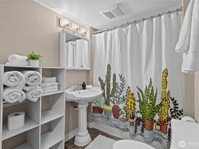 5719 East Drive, Everett WA 98203