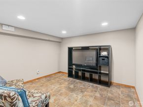 5719 East Drive, Everett WA 98203