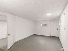 921 N 50th Street, Seattle WA 98103