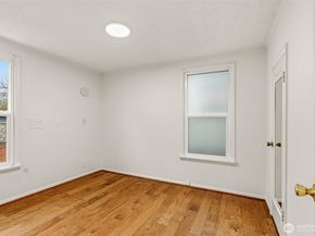 921 N 50th Street, Seattle WA 98103