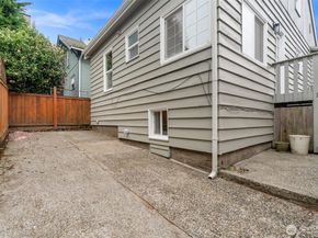 921 N 50th Street, Seattle WA 98103