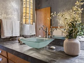 3921 25th Avenue S, Seattle WA 98108