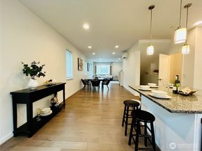 15729 NE 14th Aly, Bellevue WA 98008