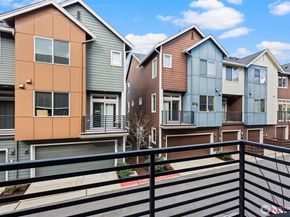 15729 NE 14th Aly, Bellevue WA 98008