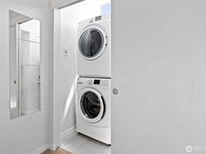 911 N 104th Street A, Seattle WA 98133