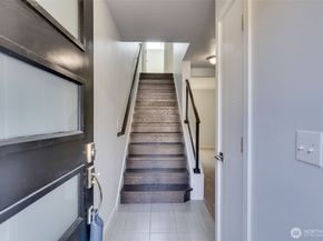 911 N 104th Street A, Seattle WA 98133