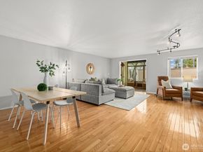 8225 212th Street SW 304, Edmonds WA 98026