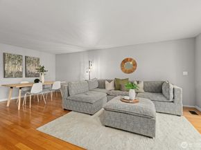 8225 212th Street SW 304, Edmonds WA 98026