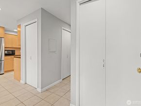 8225 212th Street SW 304, Edmonds WA 98026