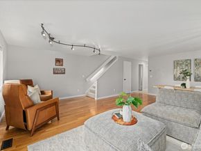 8225 212th Street SW 304, Edmonds WA 98026