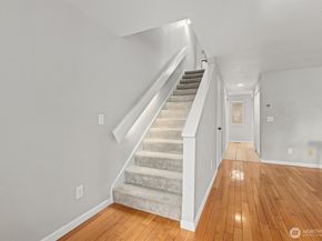 8225 212th Street SW 304, Edmonds WA 98026