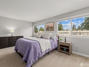 8225 212th Street SW 304, Edmonds WA 98026